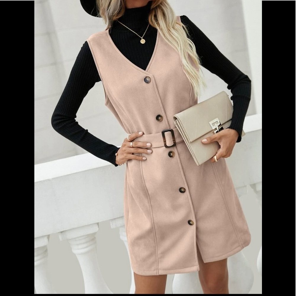 Sleeveless belted dress